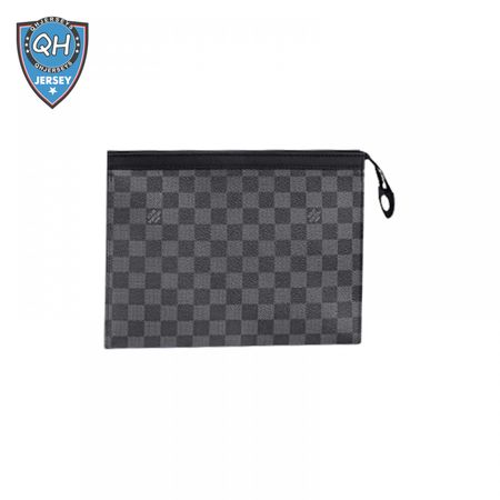 pochette voyage mm monogram eclipse lp54