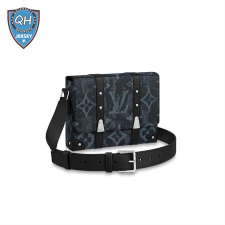 trunk messenger monogram canvas m57271