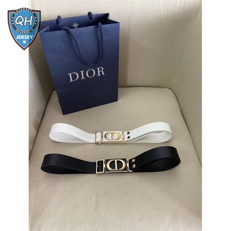 Dior CD 30 Montaigne belt