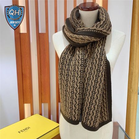 fendi new wool yarn scarf