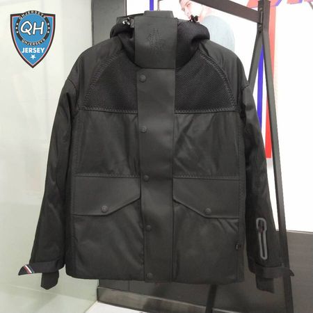 Moncler Down Jacket MC330186