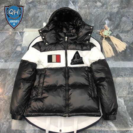 Moncler Gary Down Jacket MC330072