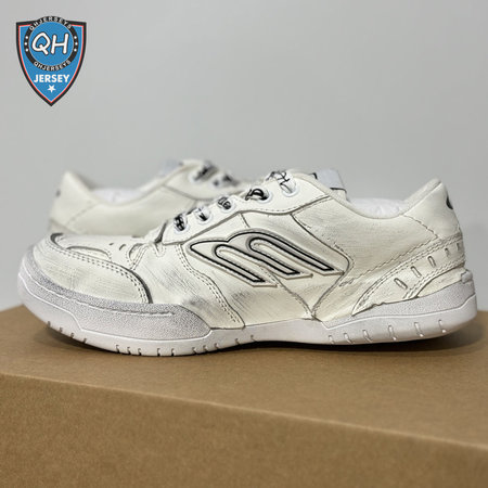 Balenciaga Hamptons Worn-Out White