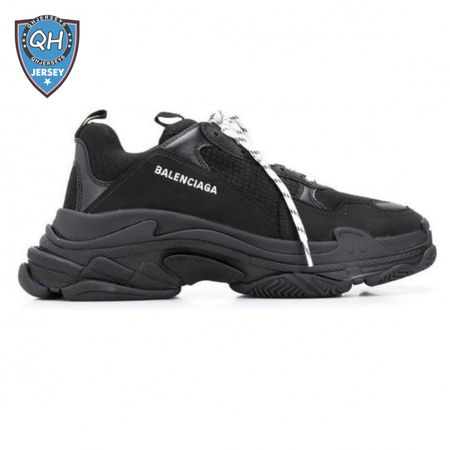 BALENCIAGA TRIPLE S TRAINERS - BB26